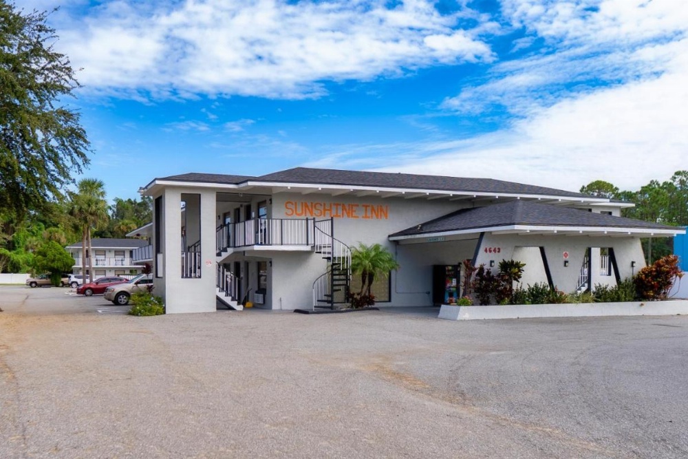 Sunshine Inn Image 6